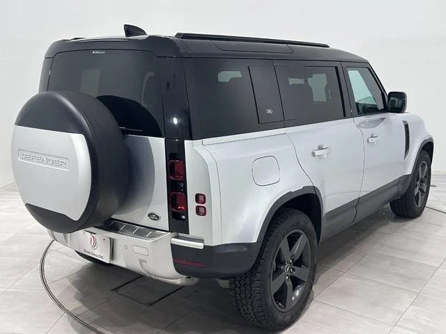 Land Rover Defender 110